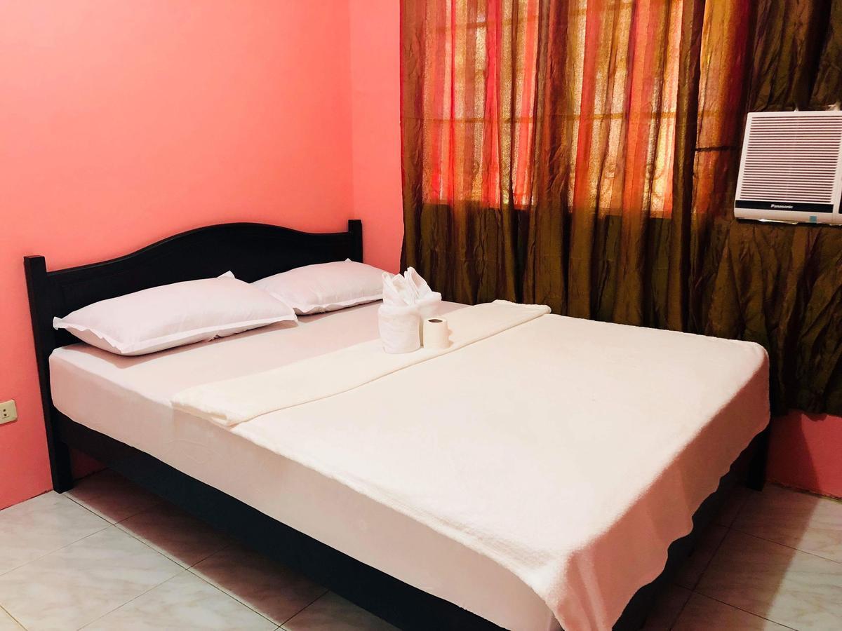 Colors Boutique Hostel Puerto Princesa Екстер'єр фото