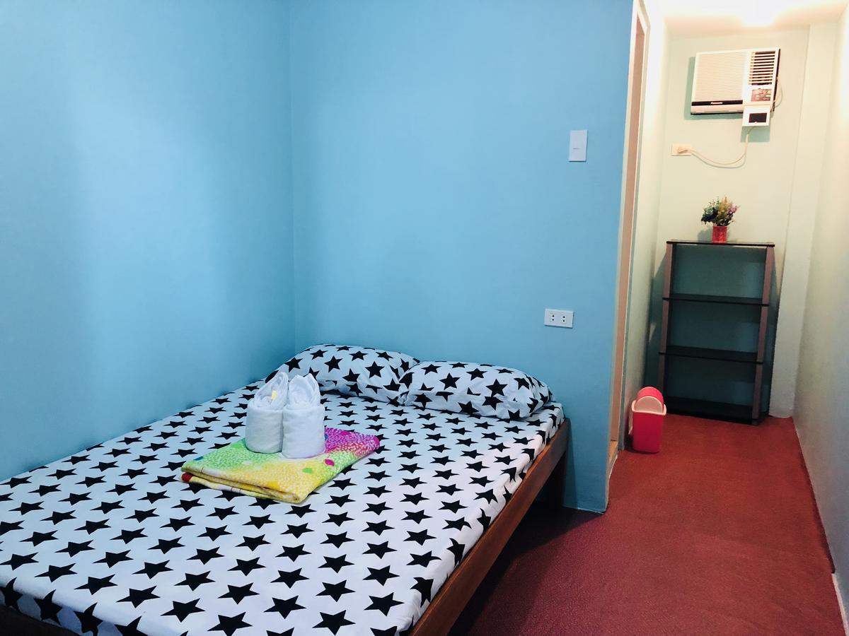 Colors Boutique Hostel Puerto Princesa Екстер'єр фото
