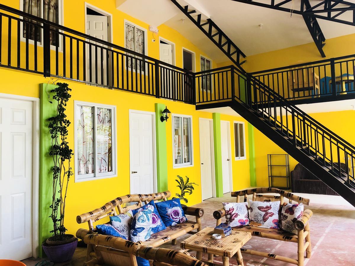 Colors Boutique Hostel Puerto Princesa Екстер'єр фото