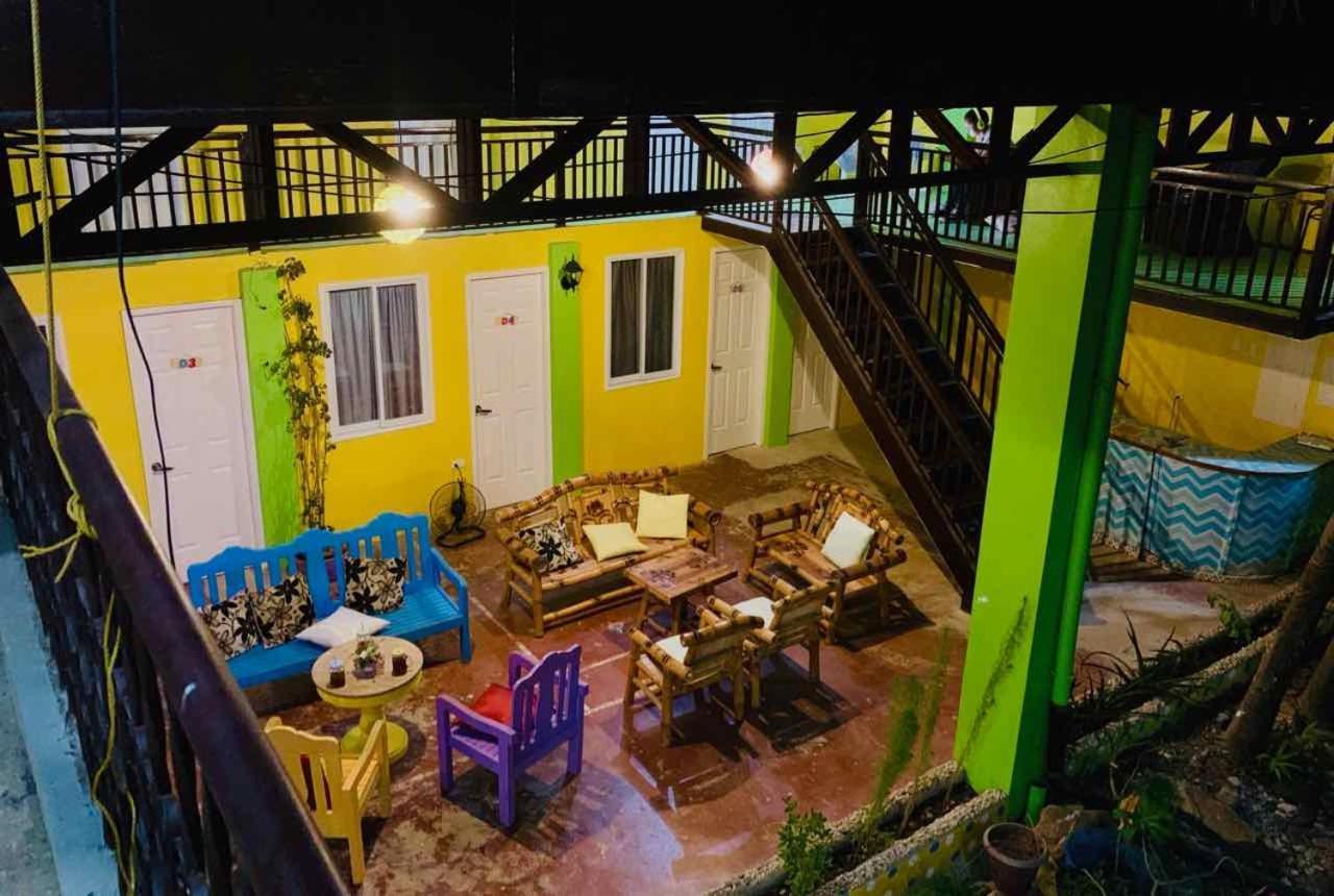 Colors Boutique Hostel Puerto Princesa Екстер'єр фото